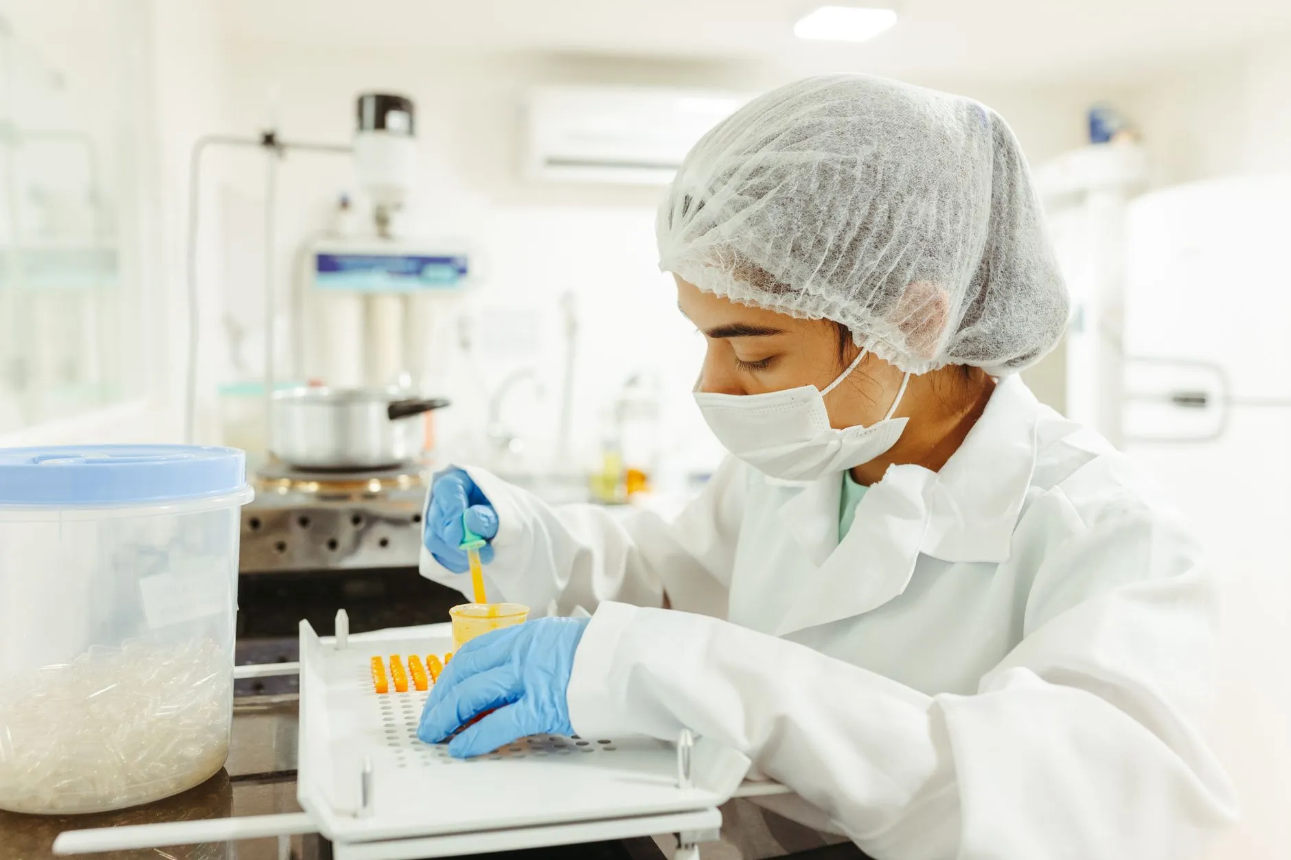 化妆品包装技术升级：乳液泵与膏霜罐的密封性设计要点正文配图 1