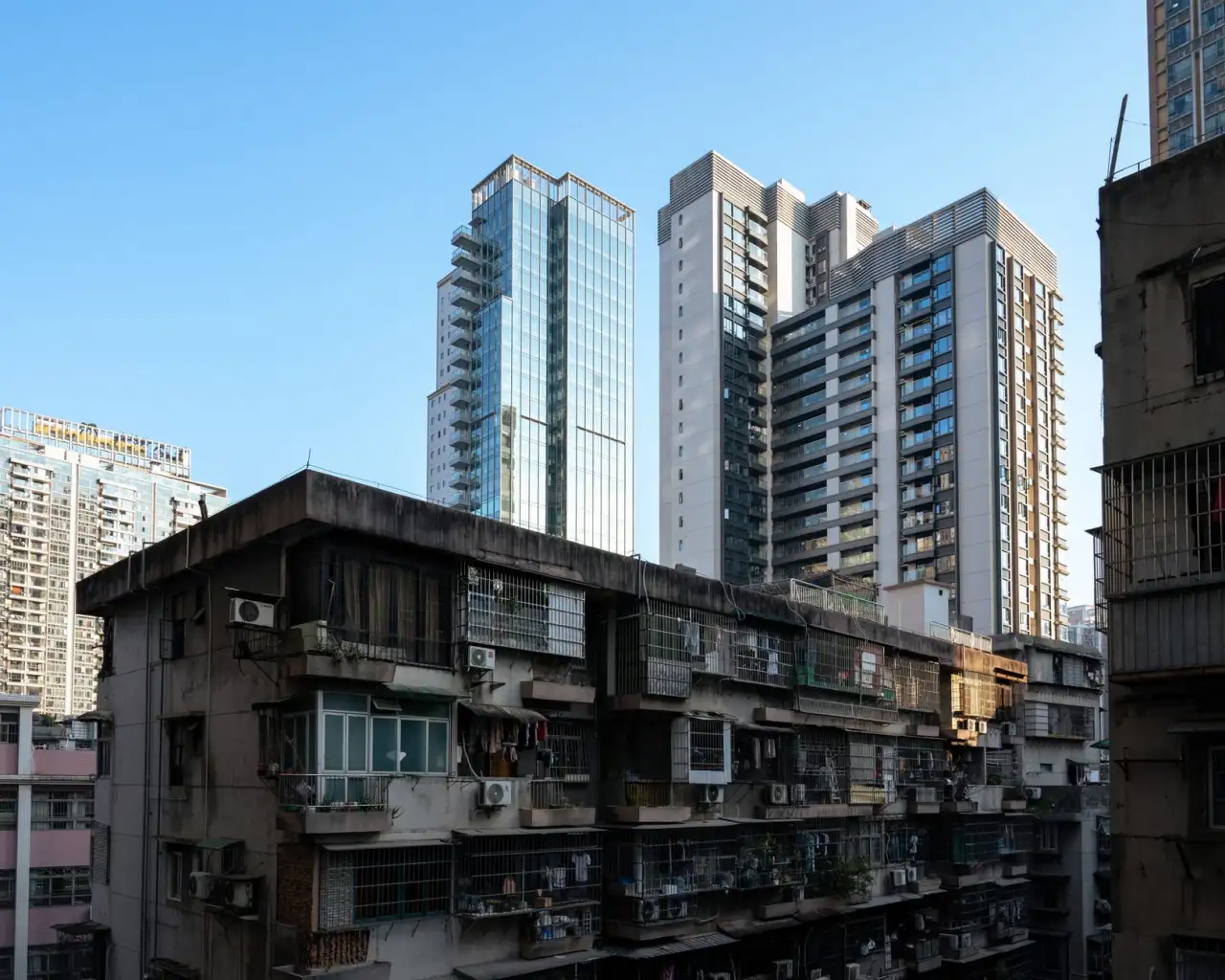 2024年化妆品喷雾泵与乳液泵的材质对比及选用指南