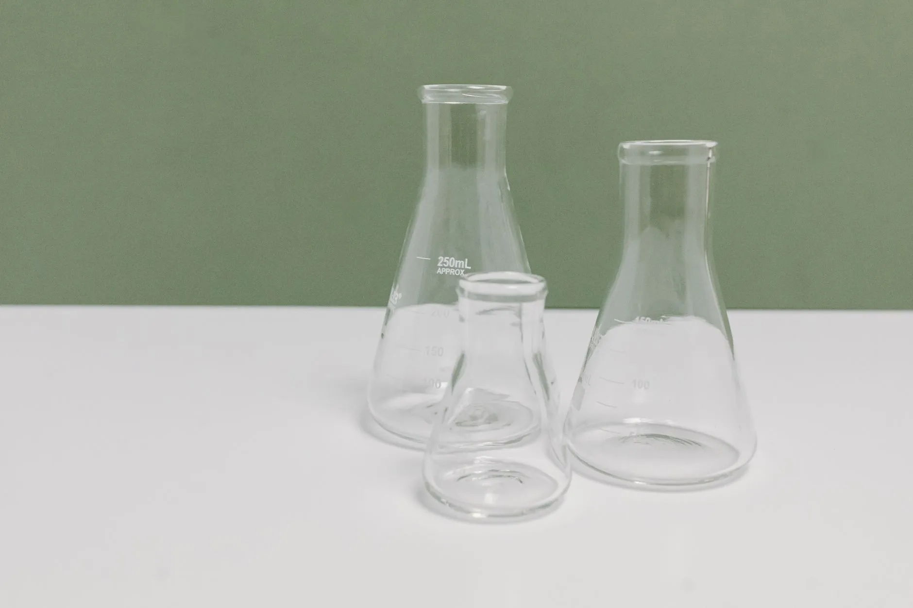 化妆品乳液泵选型指南：适配不同粘度产品的技术要点