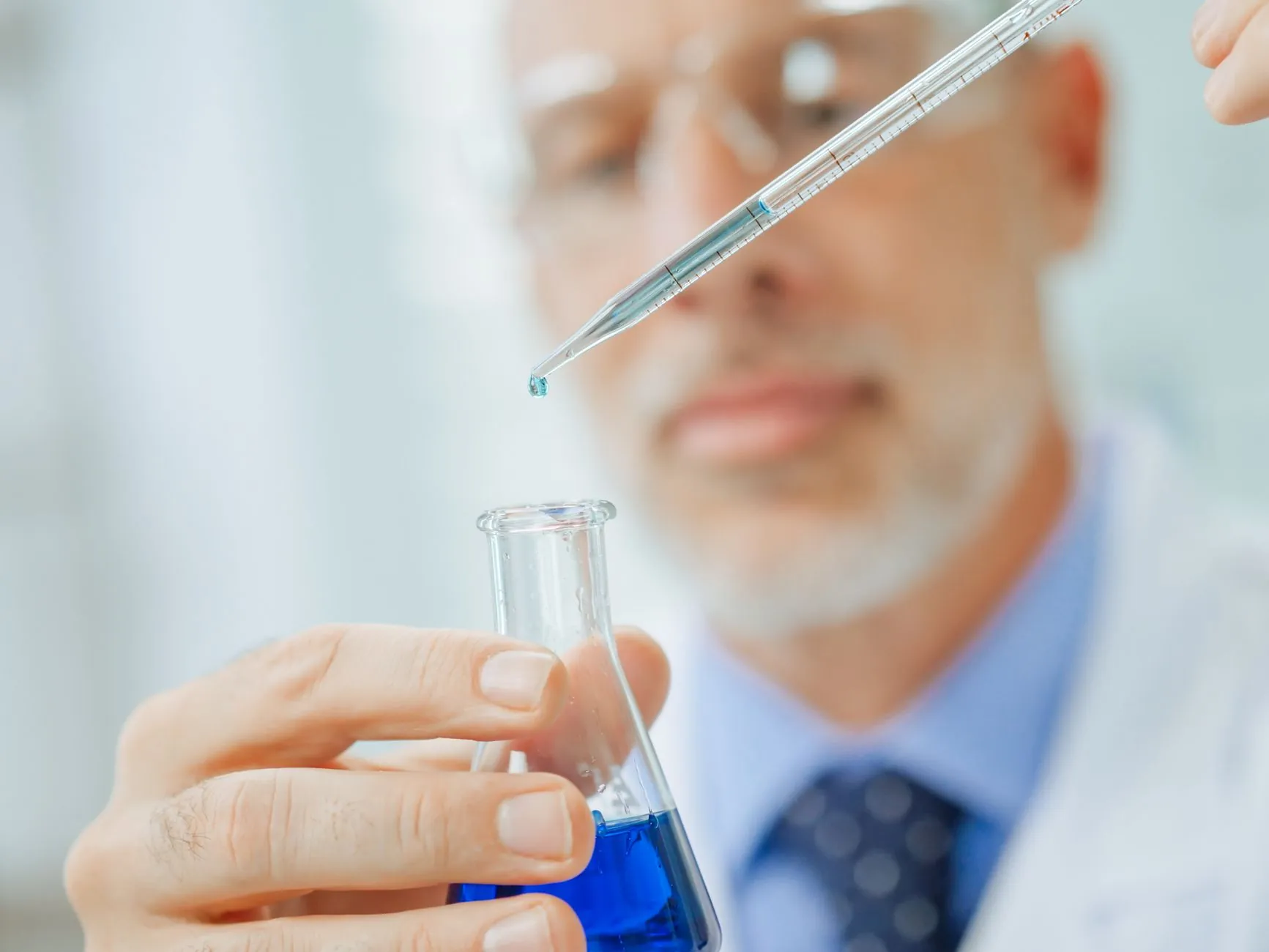 化妆品包装配件选型指南：乳液泵与膏霜罐搭配方案解析