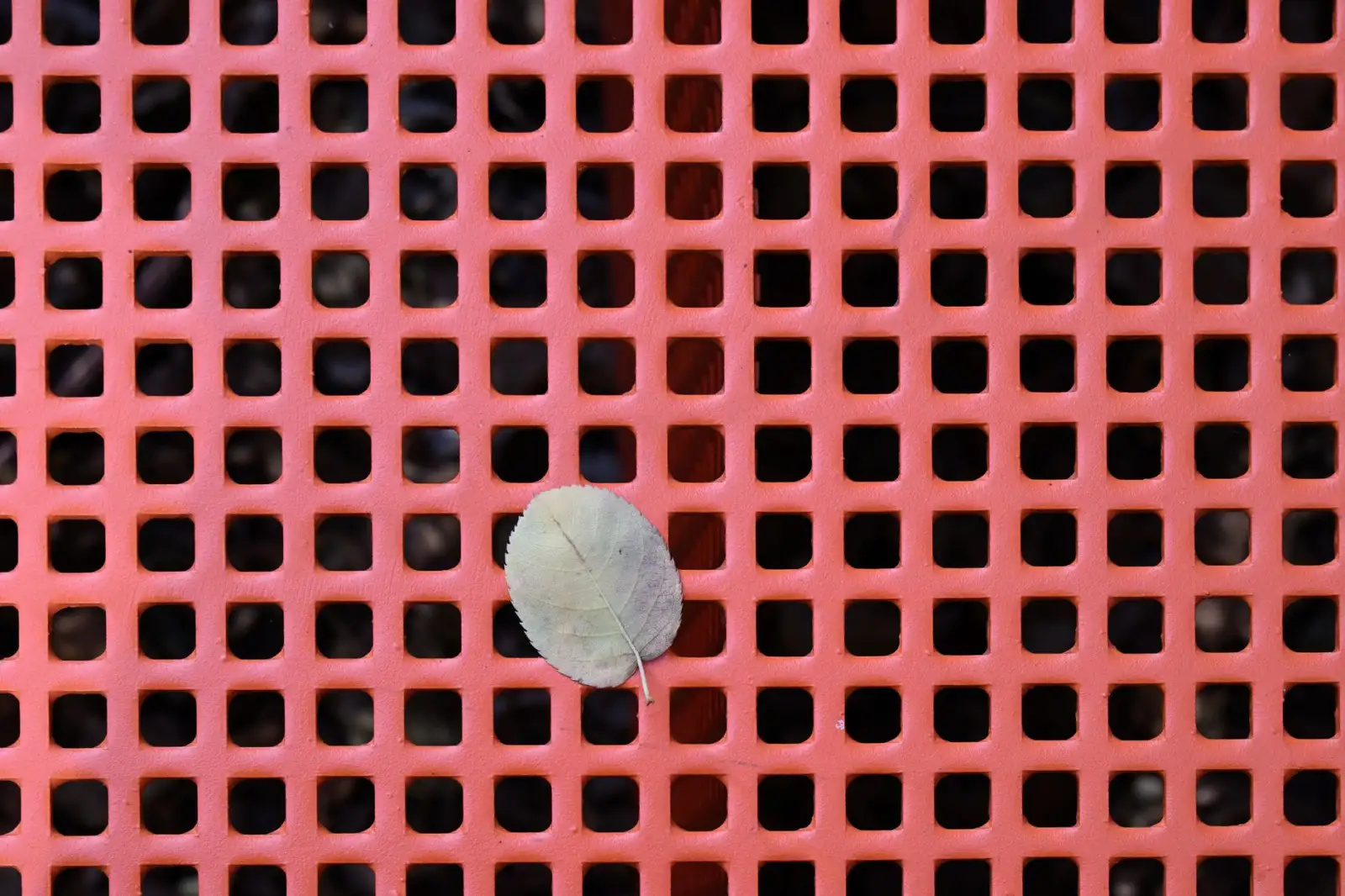 化妆品包装中乳液泵与喷头的密封性技术解析：从结构设计到材料选型